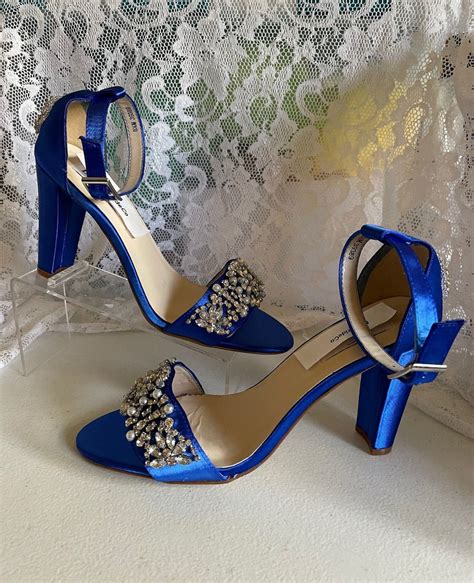 royal blue heels size 10.